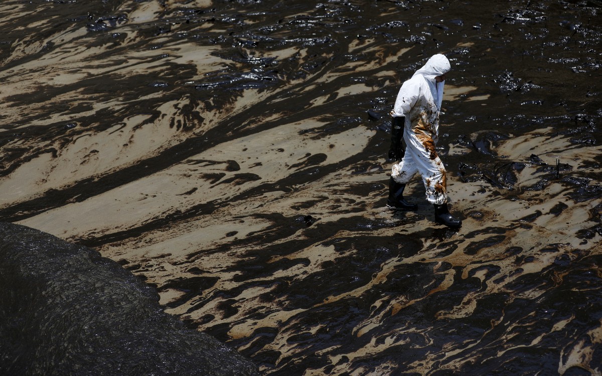 Perú exige a Repsol que repare ‘desastre ecológico’ por derrame de petróleo