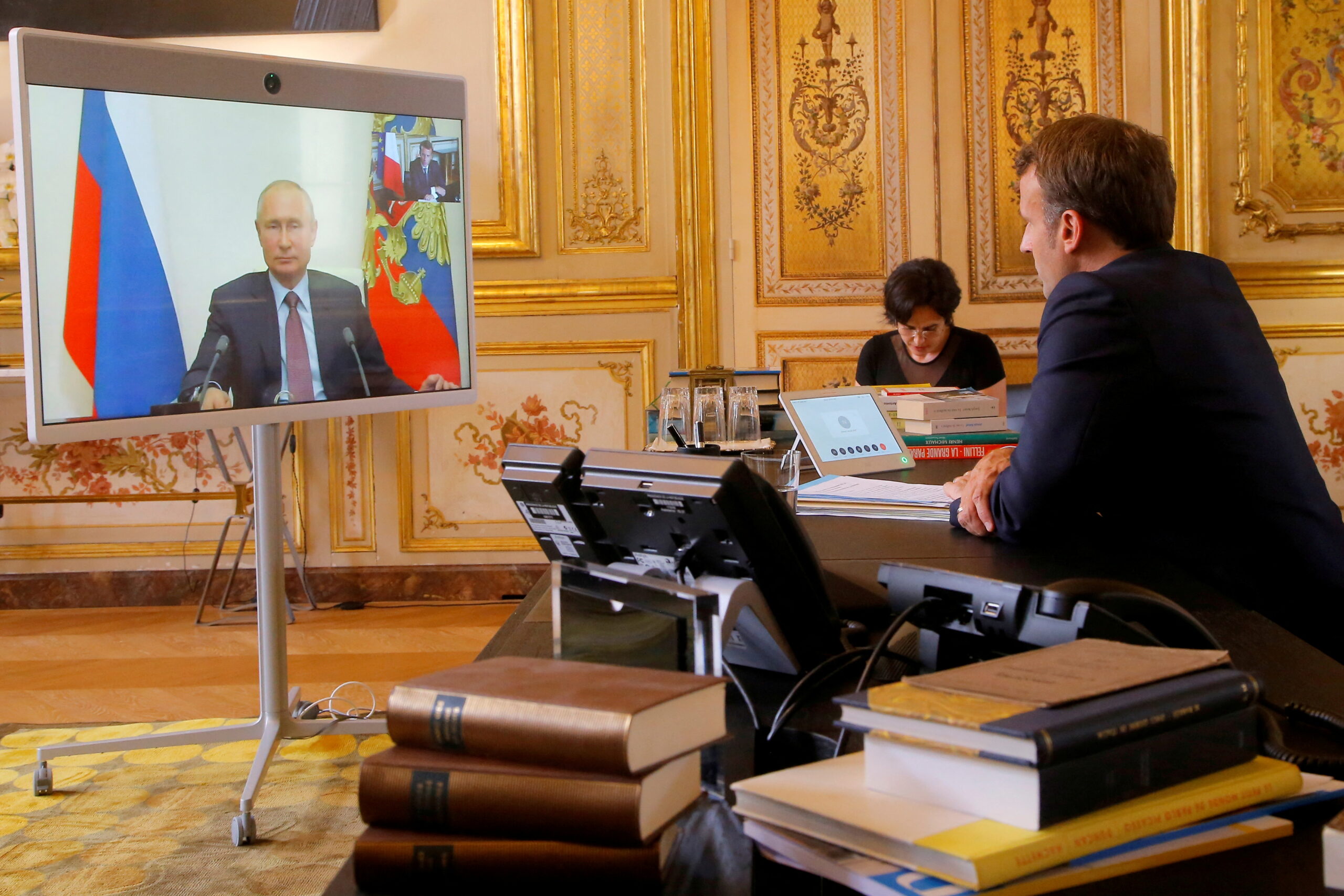 Putin y Macron abogan por una desescalada en la crisis de Ucrania
