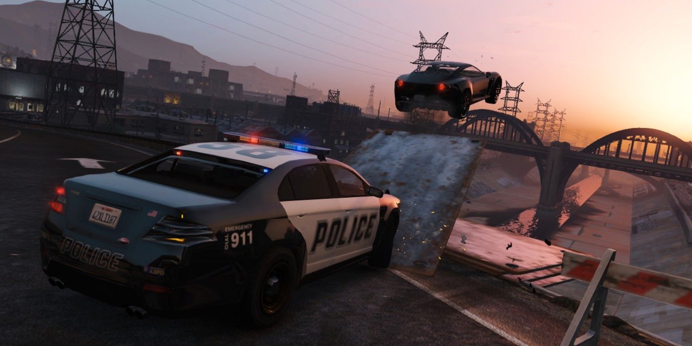 Recreación de persecución de autos en GTA Online vergonzosamente arruinada por la policía
