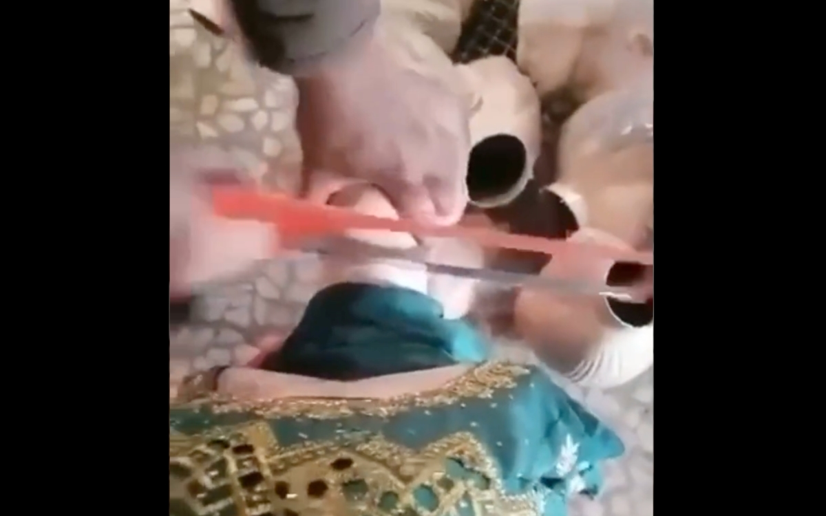 Talibanes ordenan a comerciantes decapitar maniquíes | Video