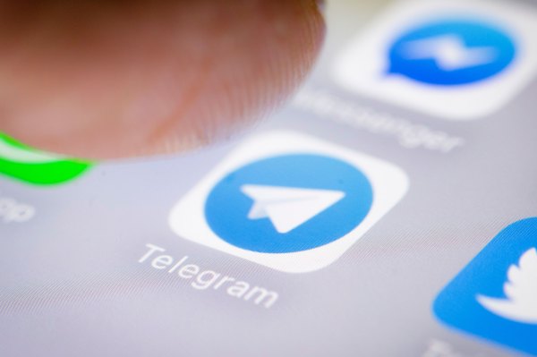 Telegram dice que su aplicación iOS se está actualizando nuevamente, un día después de que el CEO denunciara el bloqueo de Apple