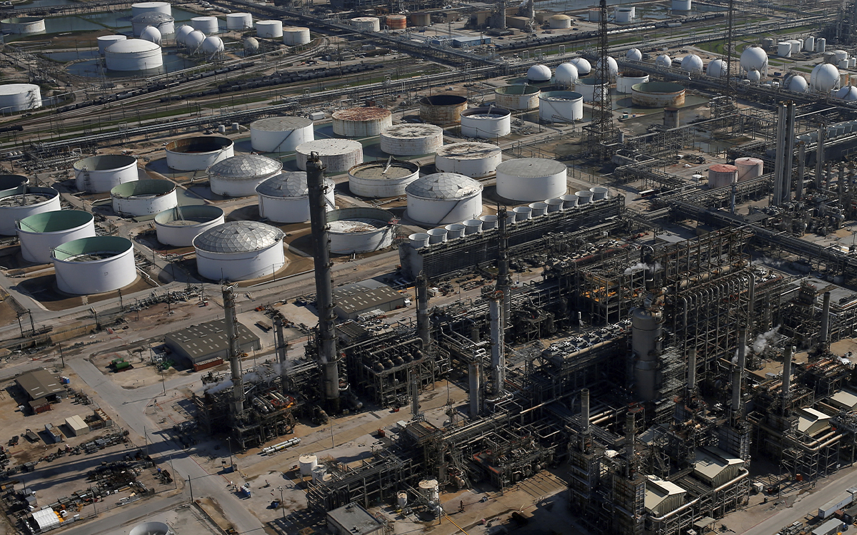 Tribunal de EU rechaza intento de bloqueo a venta de refinería Deer Park a Pemex