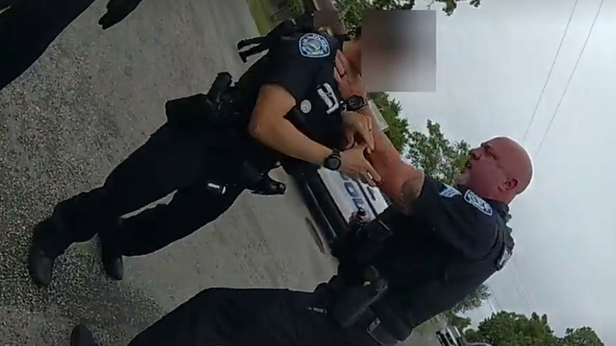 policía de Florida intenta ahorcar a otra agente