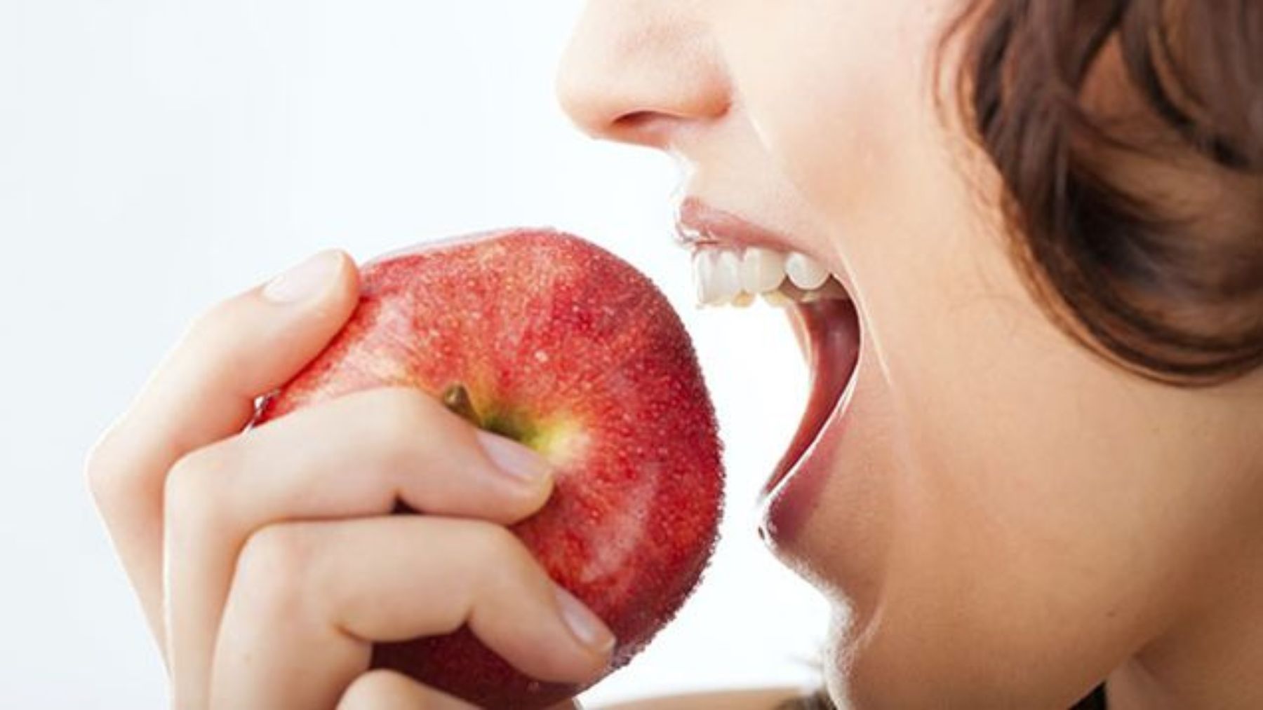 ¿Es cierto que una manzana al día te mantiene alejado del médico?