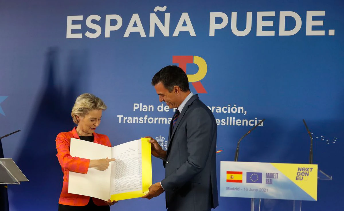 La presidenta de la Comisión Europea felicita a Sánchez por el cumplimiento de España en el plan de fondos