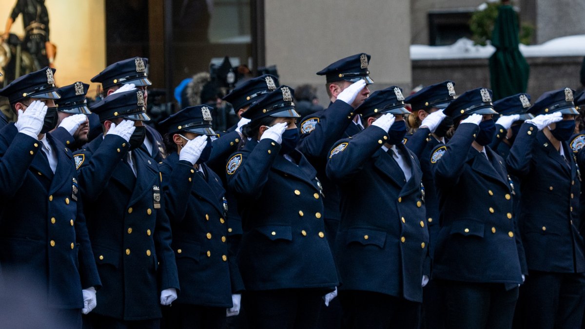 NYC le da el último adiós con honores del oficial del NYPD Wilbert Mora