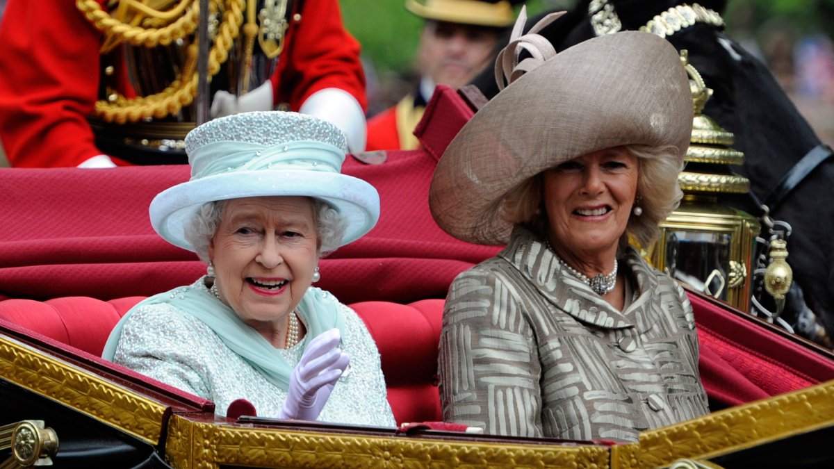 Reina Isabel respalda que Camilla sea llamada “reina consorte” cuando Charles asuma el trono