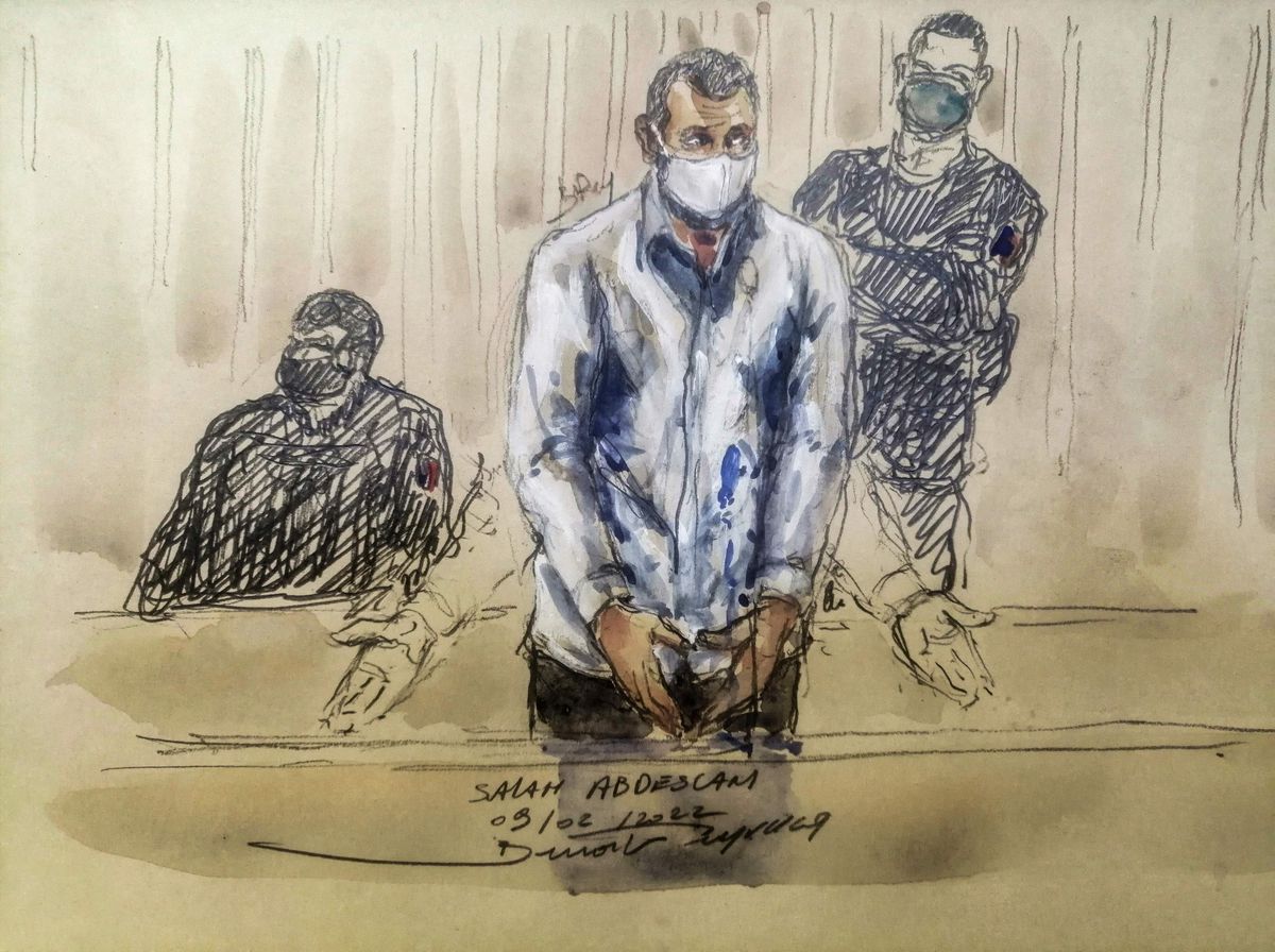 A mitad de camino: nueva entrega de las crónicas de Emmanuel Carrère desde el juicio por los atentados de París