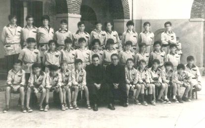 El padre Enrique Latorre, acusado de abusos en el los escolapios de Alcañiz, Teruel, en una imagen de los años sesenta en el colegio.