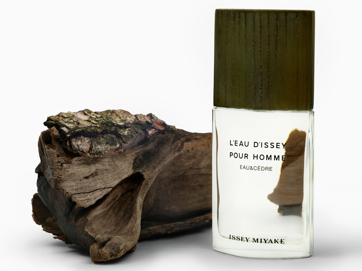 Con la fuerza del agua y la vitalidad de la madera: prueba el perfume que revolucionará tus sentidos
