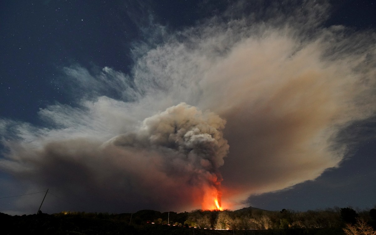 Así se vio la espectacular erupción del volcán italiano Etna | Video
