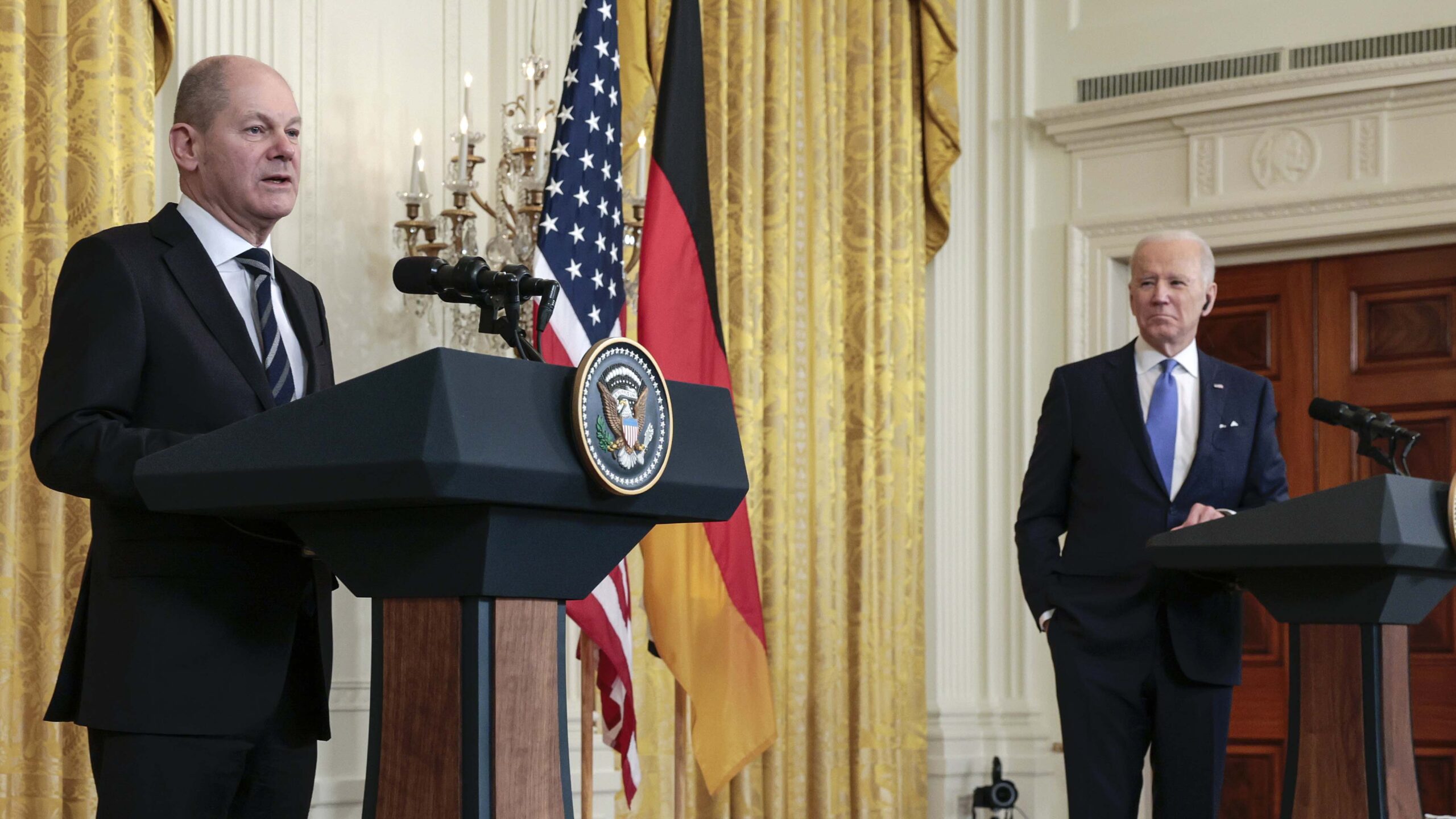 Biden y el nuevo canciller alemán reafirman su alianza contra las amenazas de Rusia