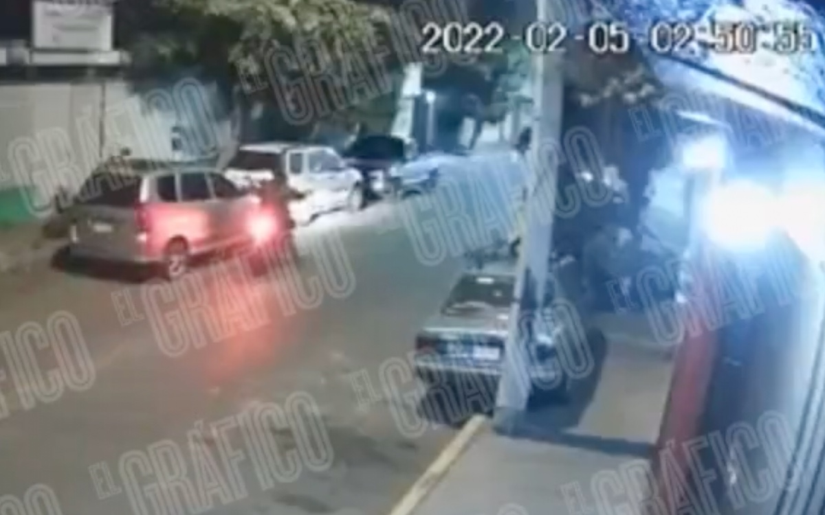 Cámaras captan triple asesinato en Iztapalapa | Video