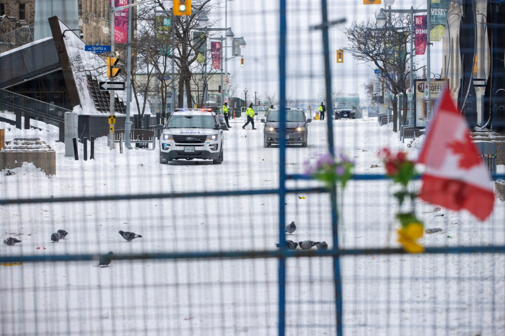 Canadá blinda el centro de Ottawa tras sofocar las protestas de los camioneros contra las medidas anticovid