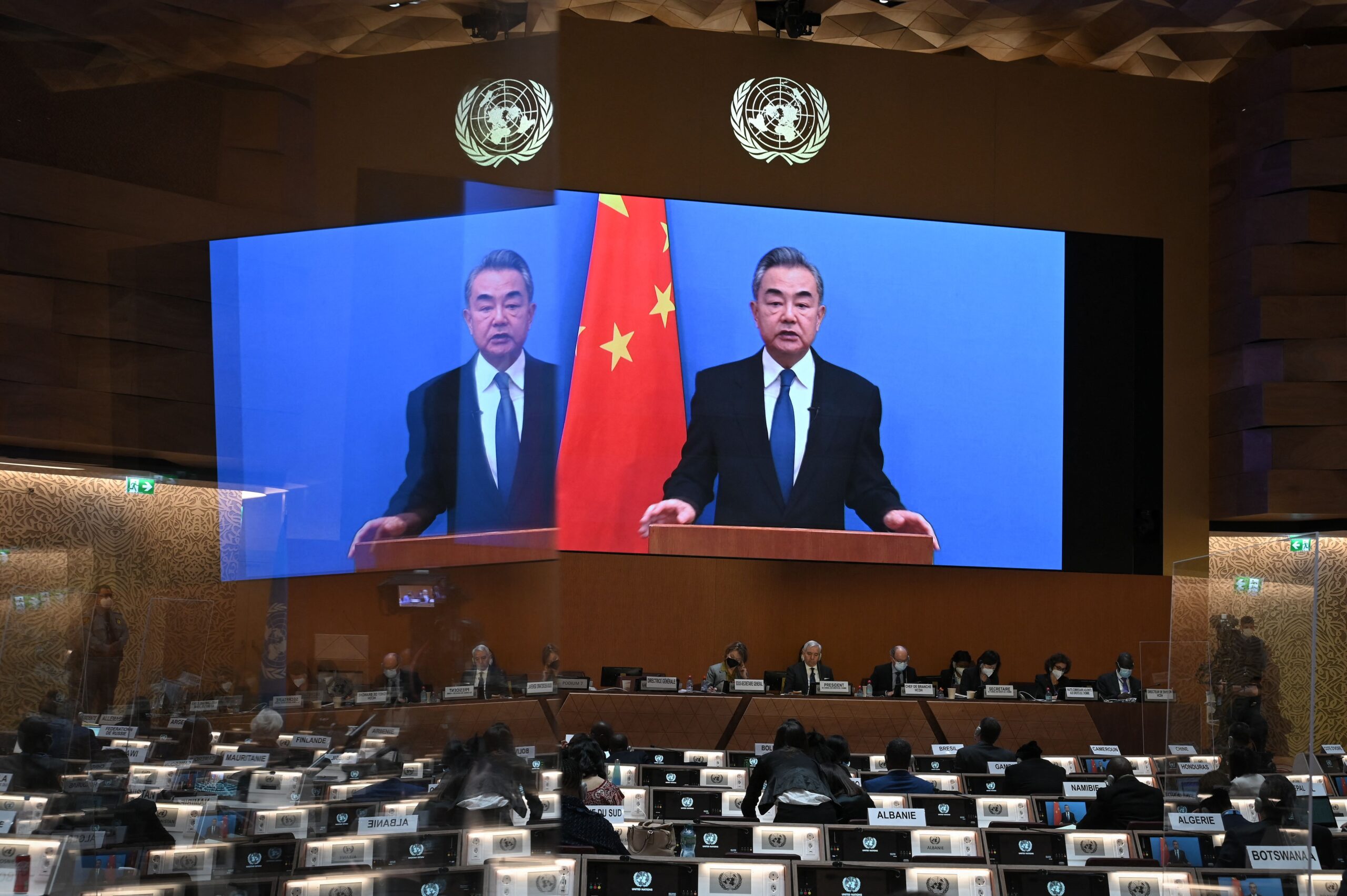 China advierte de que no quiere verse afectada por las sanciones contra Rusia