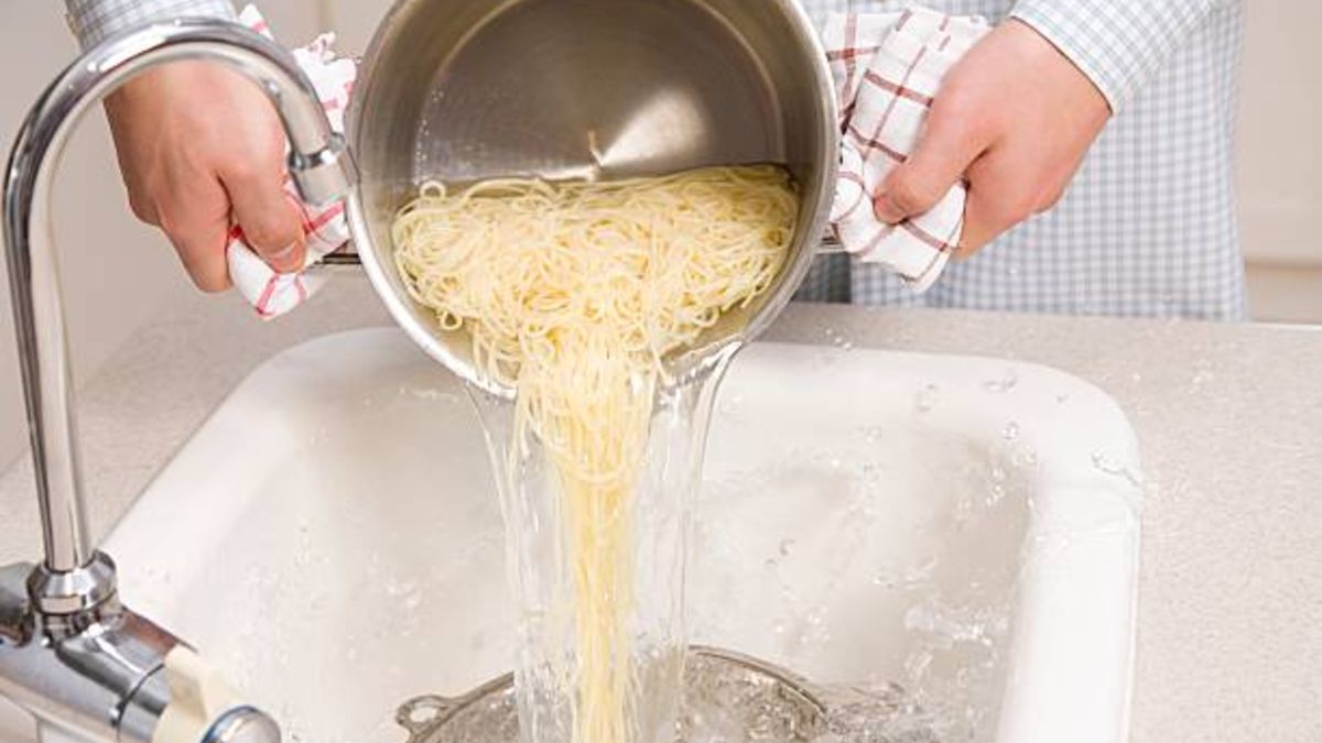 Cómo reutilizar el agua donde has cocido los espaguetis