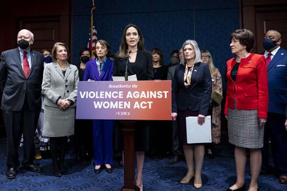 Demócratas y republicanos se unen en el Congreso contra el abuso sexual en el trabajo