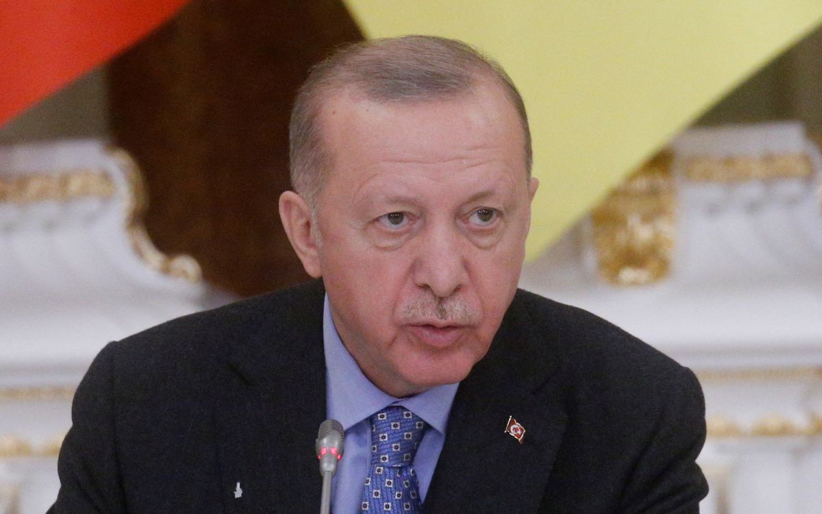Detienen a 4 por burlarse del presidente de Turquía tras contagio de Covid-19