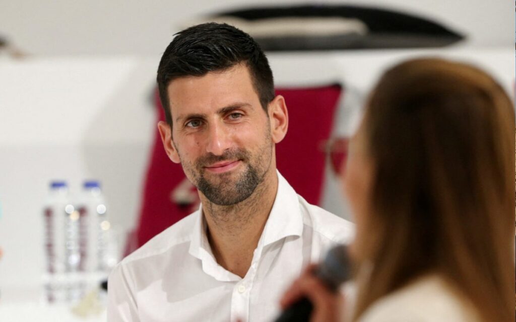 Djokovic llega a Dubái para su primer torneo después de perderse el Gran Slam de Australia
