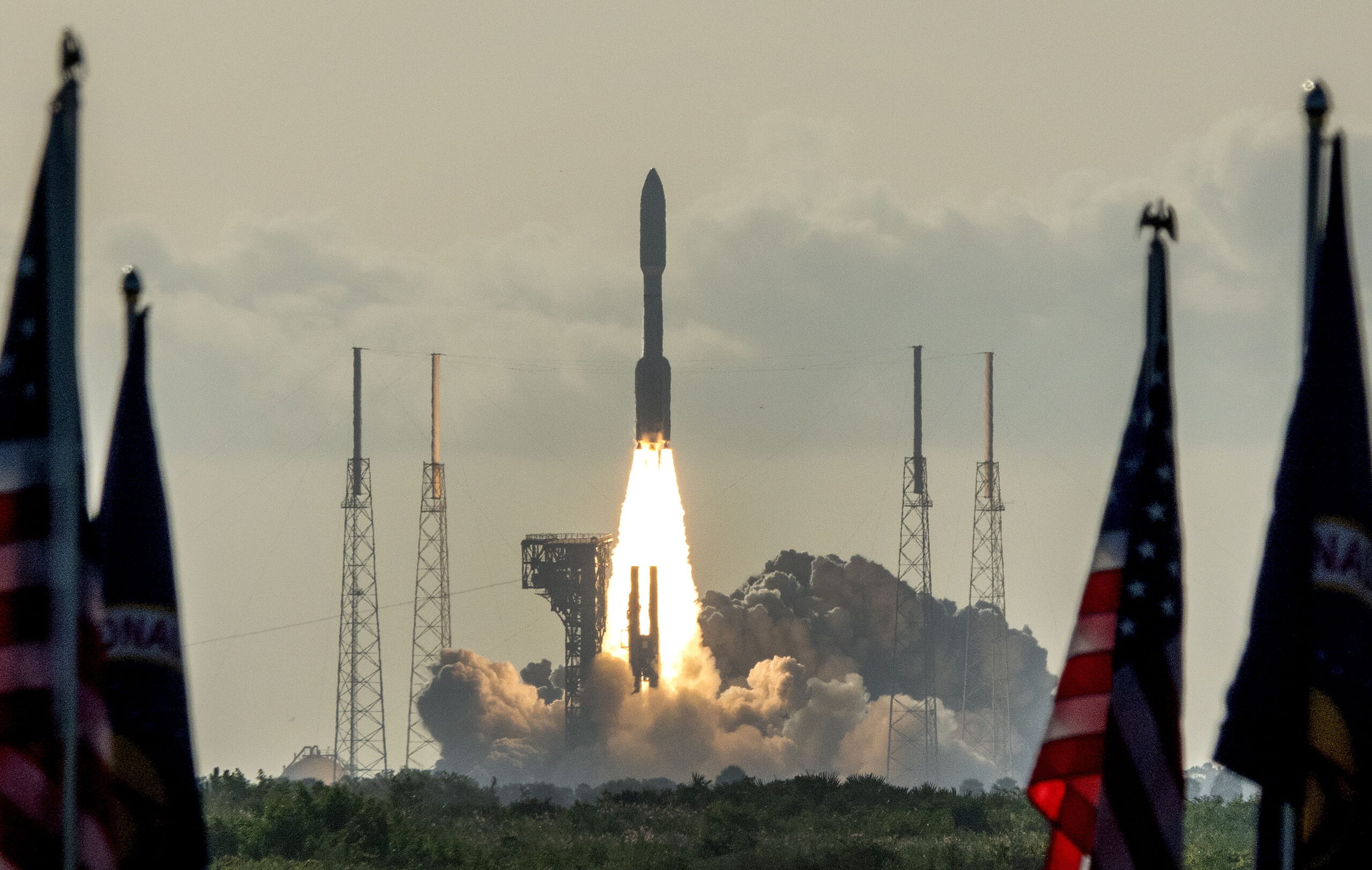 EE UU, China, Musk y Bezos: claves para entender una carrera espacial que se dispara