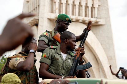 Unos militares malienses, en Bamako tras el golpe de Estado de agosto de 2020.