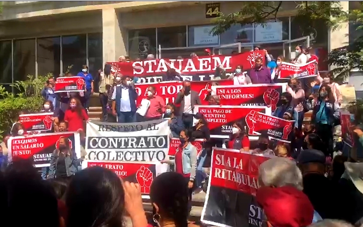 Estalla huelga en Universidad de Morelos; trabajadores ganan menos del salario mínimo