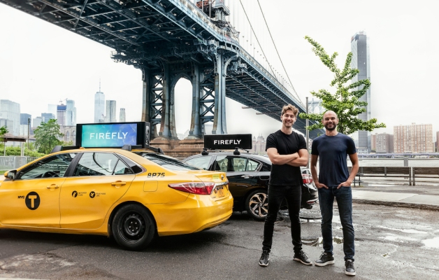 La startup de anuncios de viajes compartidos y taxis Firefly adquiere el negocio de publicidad exterior de Strong Outdoor