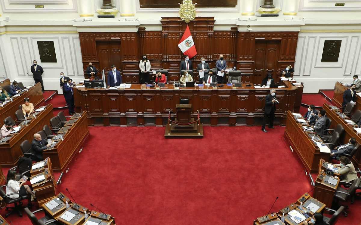Gobierno (de Perú) denuncia a congresistas opositores por ‘plan golpista’