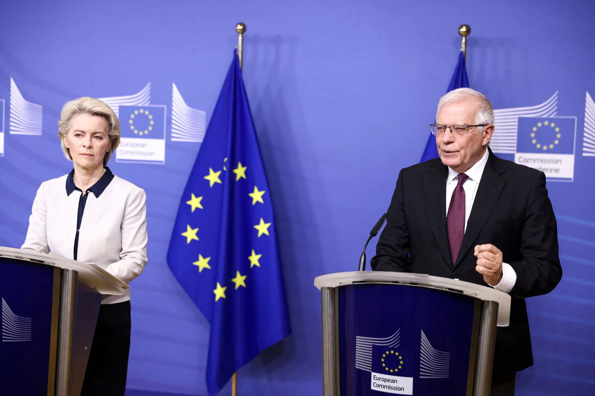 La UE se reúne de urgencia para imponer sanciones más rotundas a Rusia por invadir Ucrania