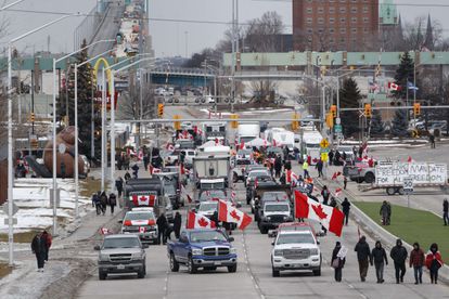 Varios camiones bloqueaban este viernes el puente Ambassador, que une la provincia canadiense de Ontario con el Estado de Míchigan (EE UU).