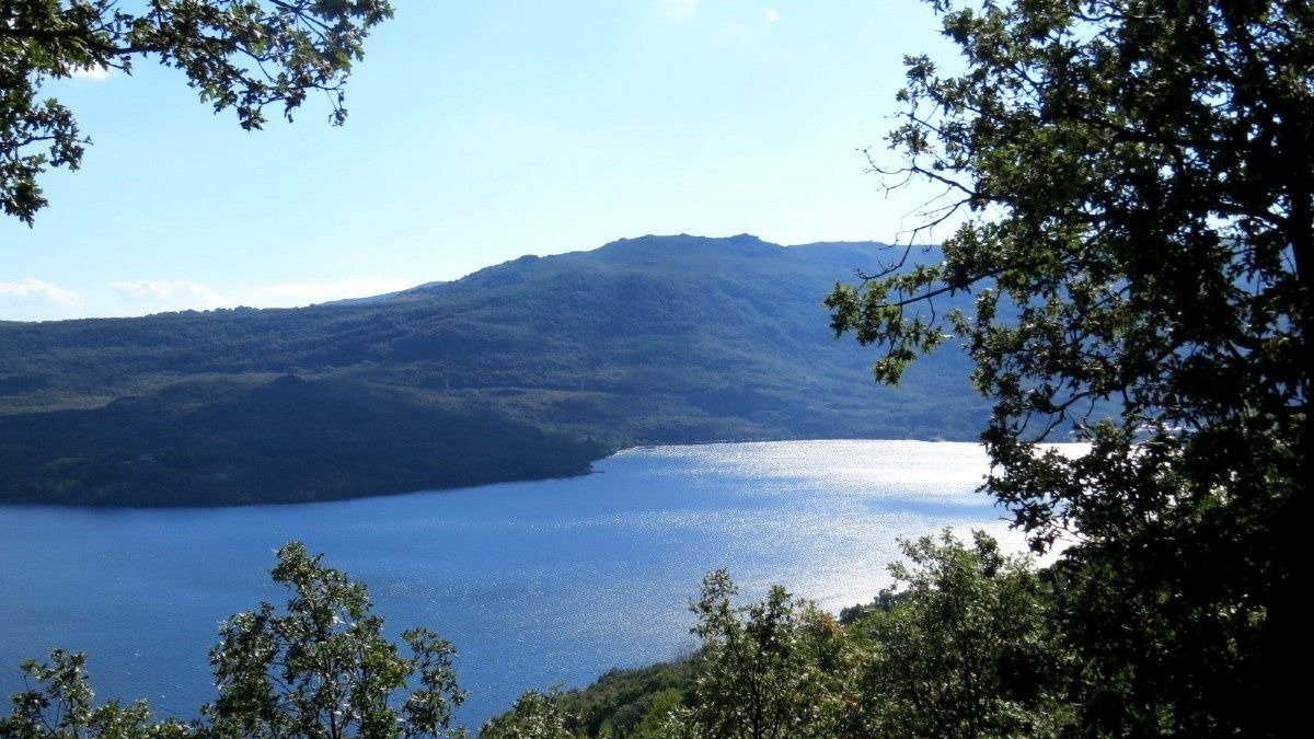 Los 3 lagos de España más bonitos para una escapada otoñal