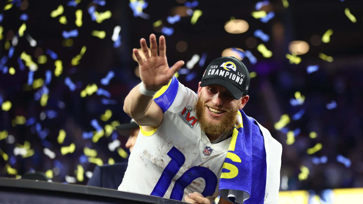 Los Ángeles honra a los Rams, campeones del Super Bowl, con un desfile de la victoria