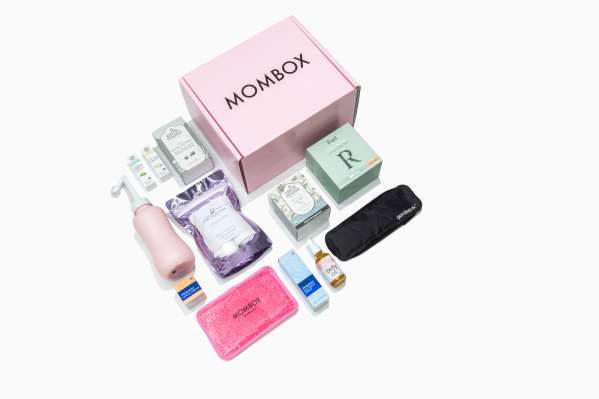 Mombox es un kit curado de productos posnatales que pone a las nuevas mamás primero