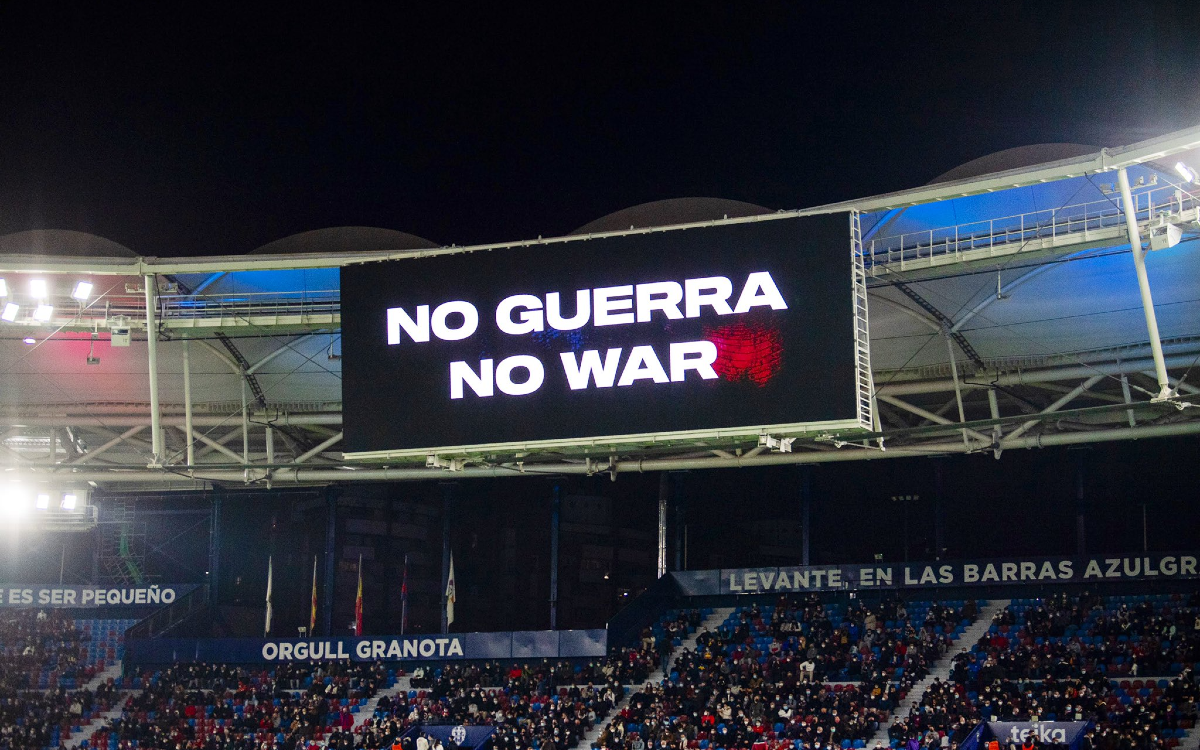 'No a la guerra' en todos los partidos de la Liga de España | Video