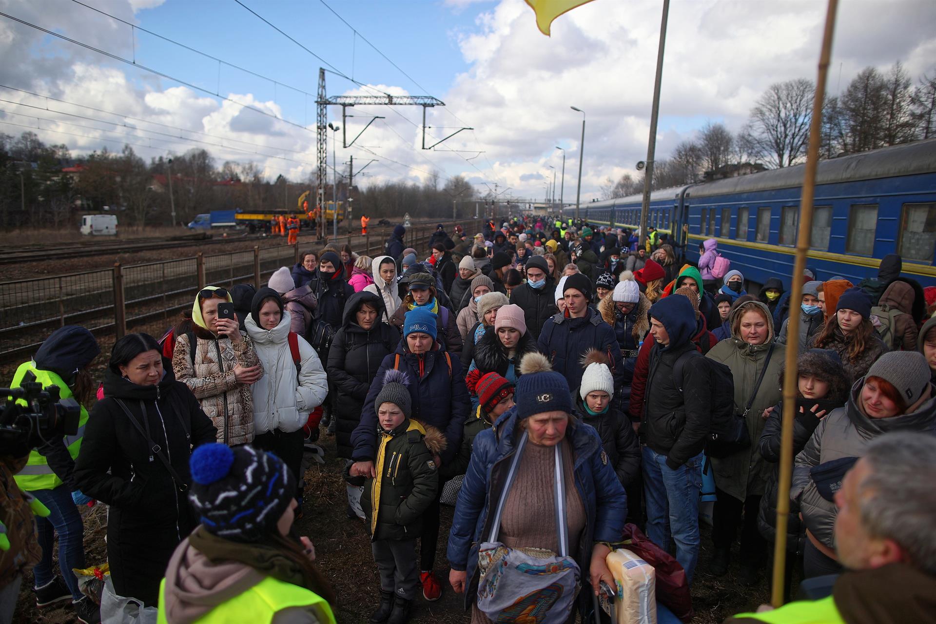 ONU: Más de medio millón de ucranianos se han refugiado en países vecinos
