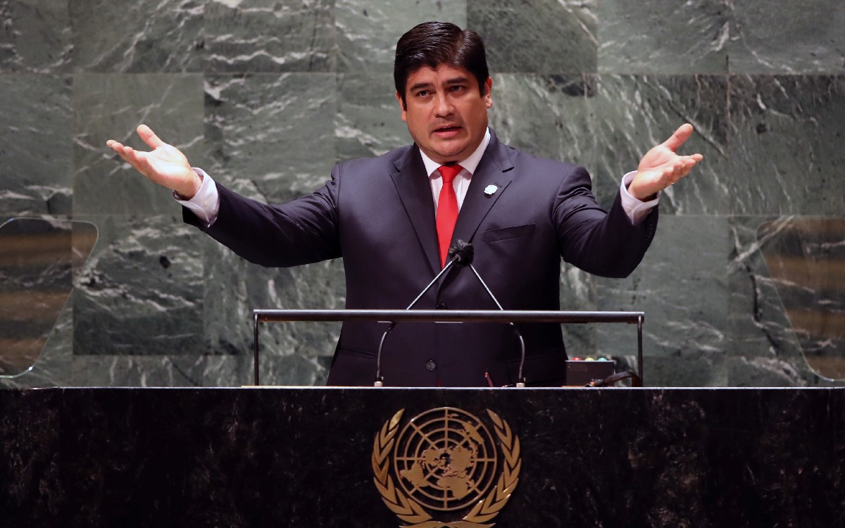 Presidente de Costa Rica es positivo a Covid; tiene síntomas leves