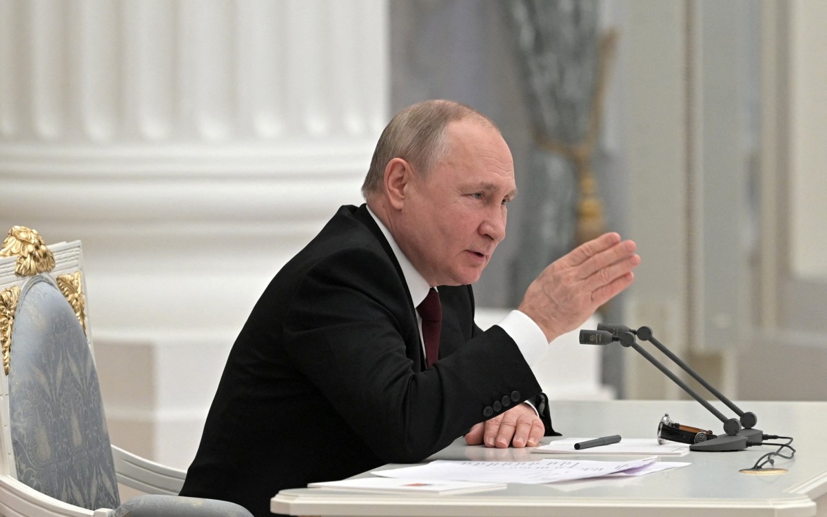 Putin pide autorización a legisladores para utilizar tropas en el extranjero
