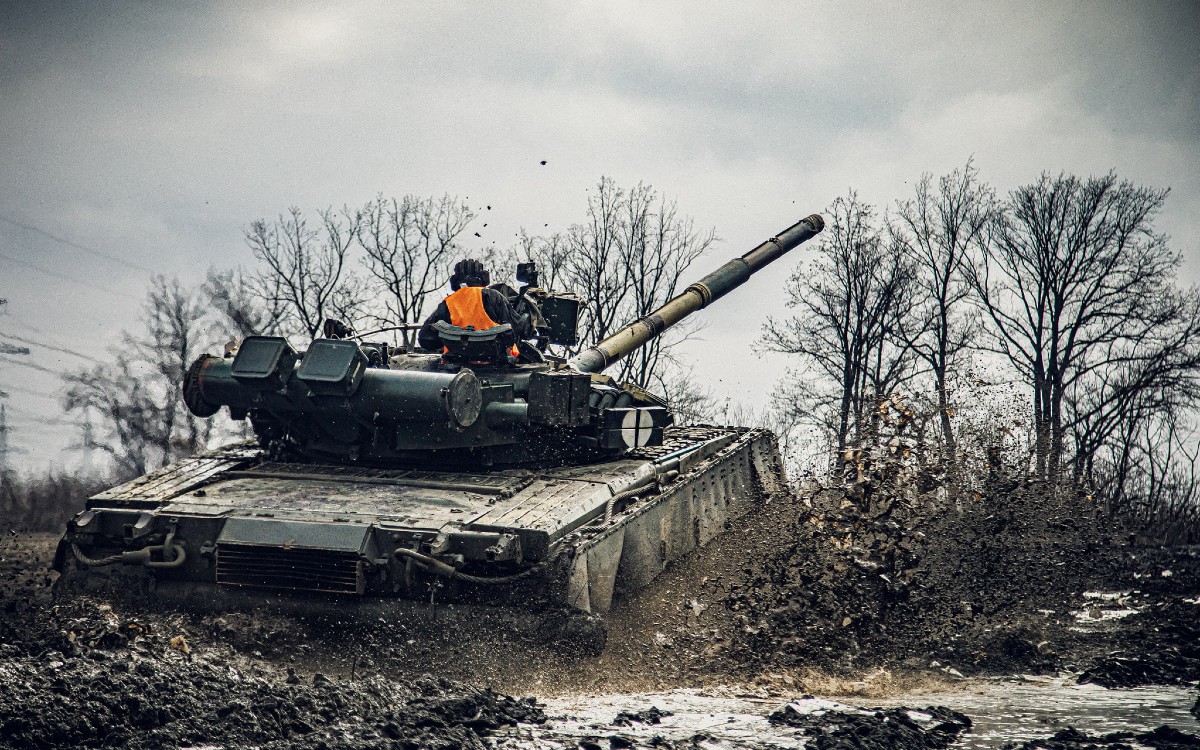 Rebeldes anuncian evacuación del este de Ucrania y Occidente acusa a Rusia de avanzar a la guerra