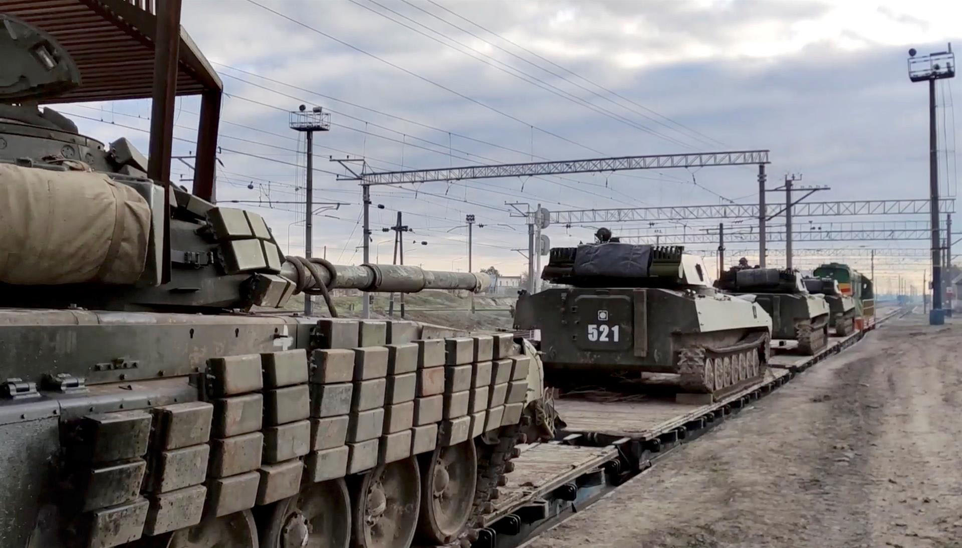 Rusia anuncia el retiro de más tropas cerca de Ucrania pero la OTAN no ve los indicios