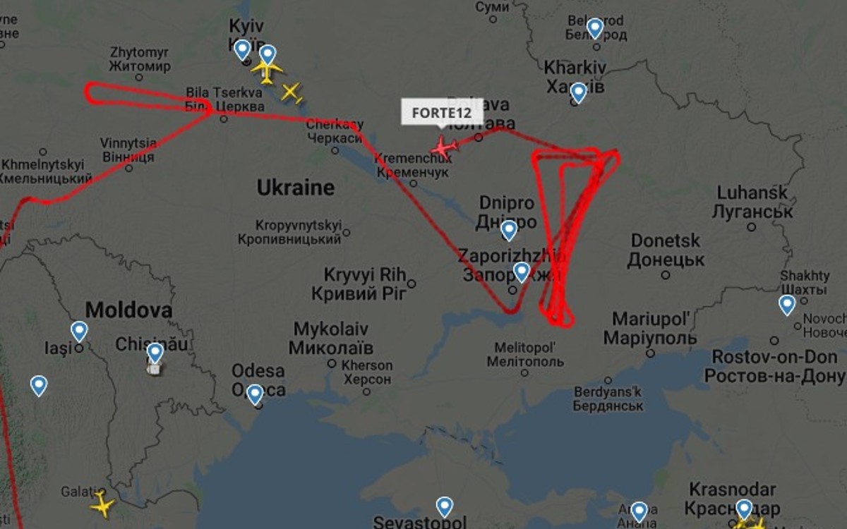 Rusia cierra espacio aéreo cercano a Ucrania