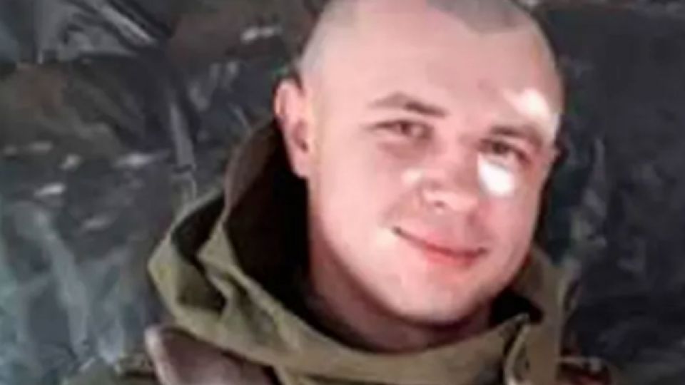 Soldado se hace estallar con un puente para detener a tropas rusas, primer héroe en Ucrania