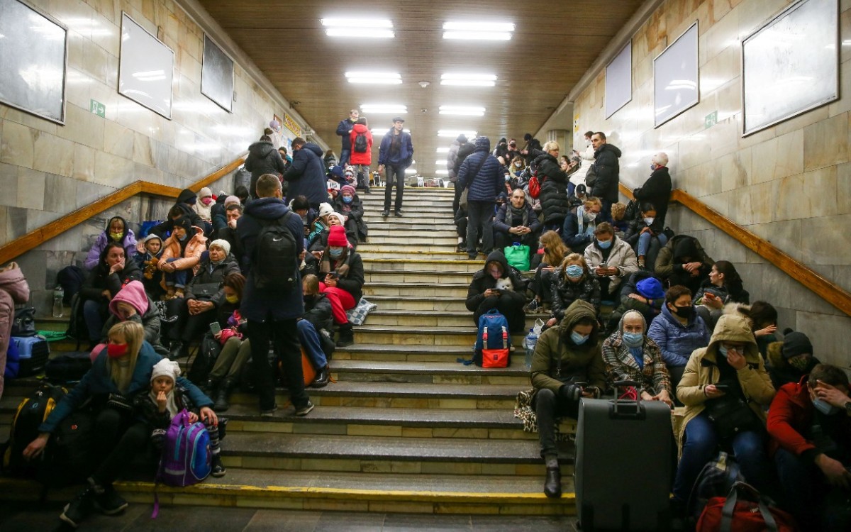 Toque de queda en Kiev; habilitan las estaciones del metro como refugios