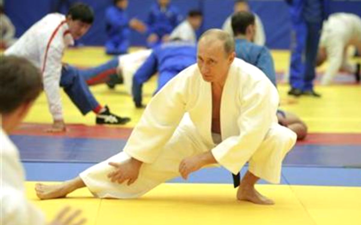 World Taekwondo retira a Putin el cinturón negro honorífico