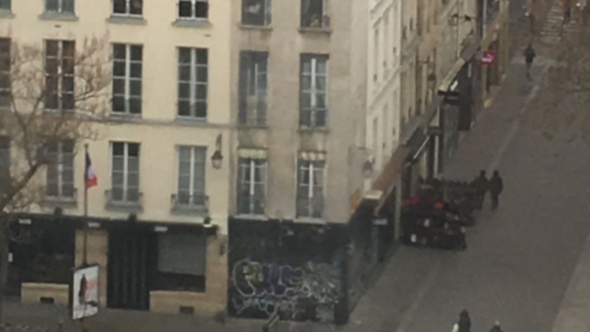 ¿Por qué hay fachadas falsas en el centro de París?
