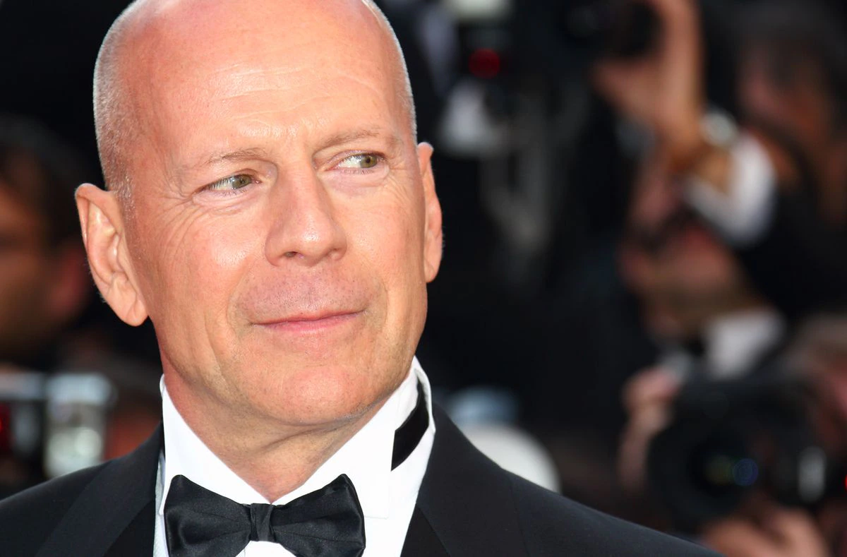 Ocho Razzies “a la peor interpretación de Bruce Willis en 2021”: cómo el actor mejor pagado de Hollywood cayó al infierno del cine de saldo