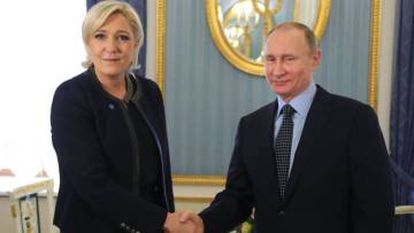 Marine Le Pen y Vladímit Putin, en 2019 en Moscú.
