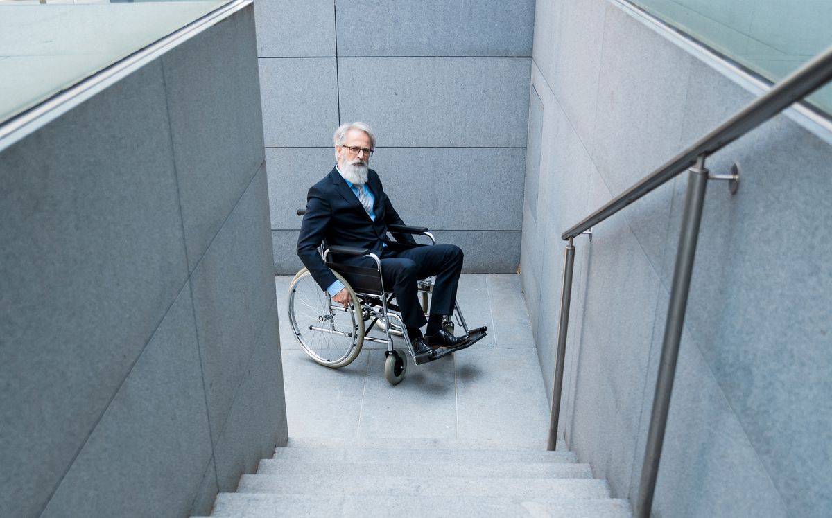 Cuando el vecino es un obstáculo mayor que una escalera