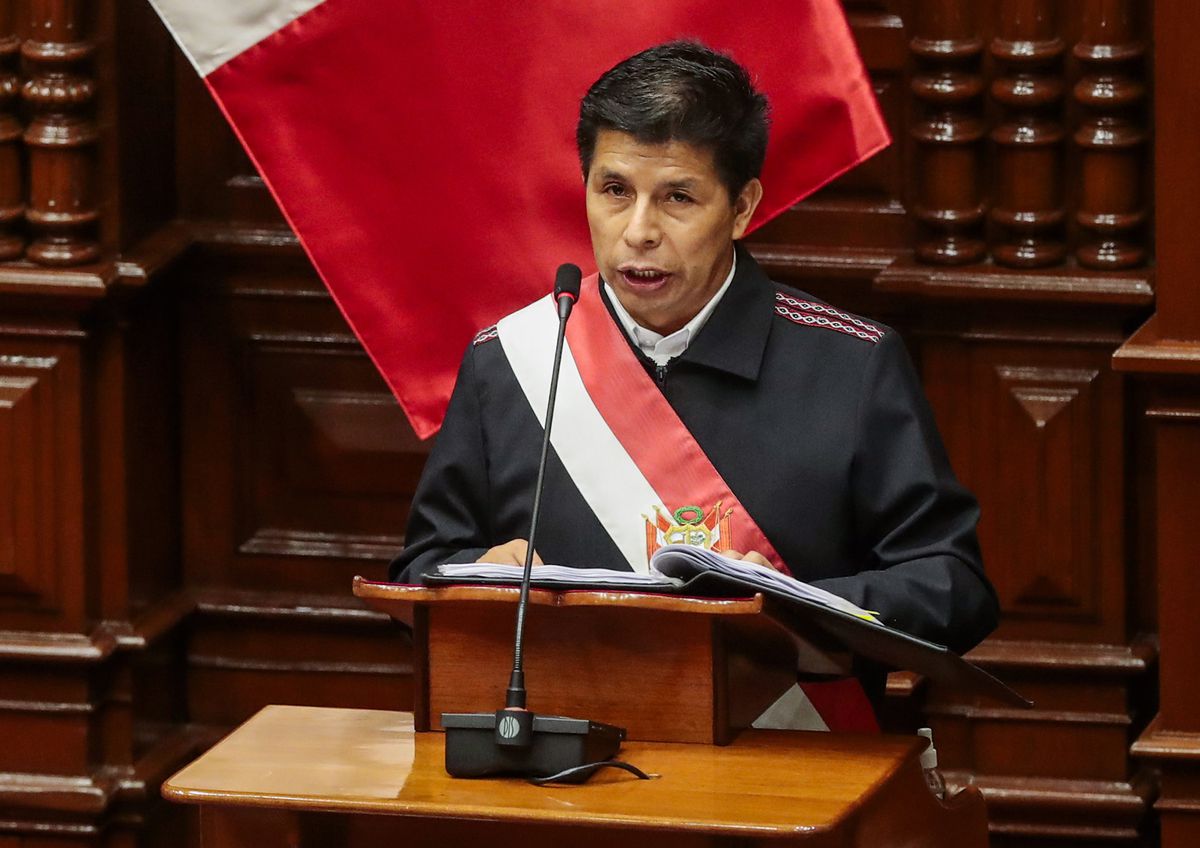 Castillo pide una tregua al Congreso peruano, que debatirá su destitución