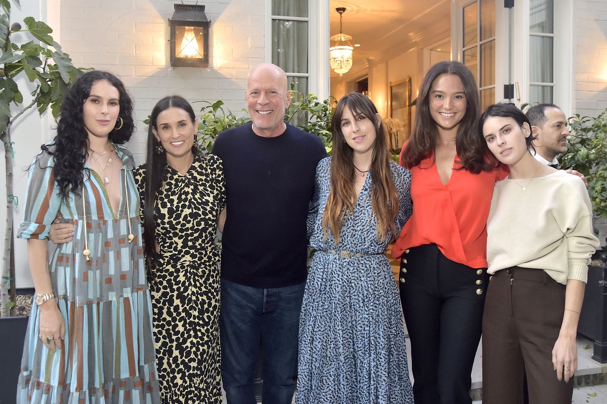 Demi Moore felicita a Bruce Willis: la familia se mantiene unida pese a su divorcio hace 20 años