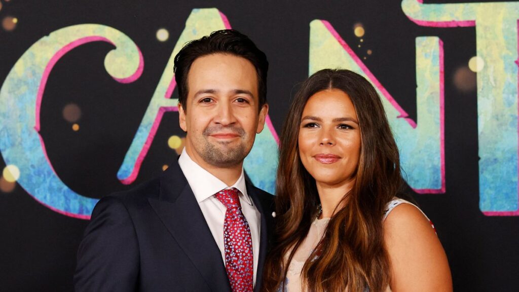 Lin-Manuel Miranda no irá a los premios Oscar luego que esposa da positivo al COVID-19